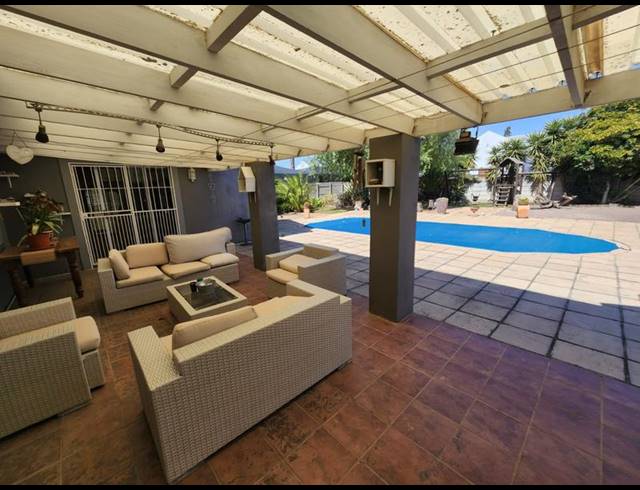 4 BEDROOM HOUSE FOR SALE IN PANORAMA